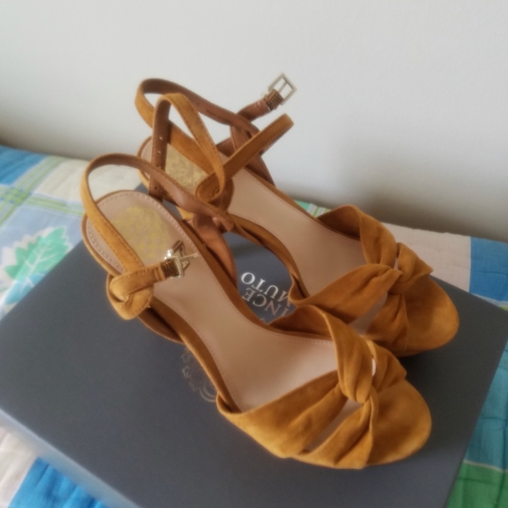 Vince Camuto leather pumps